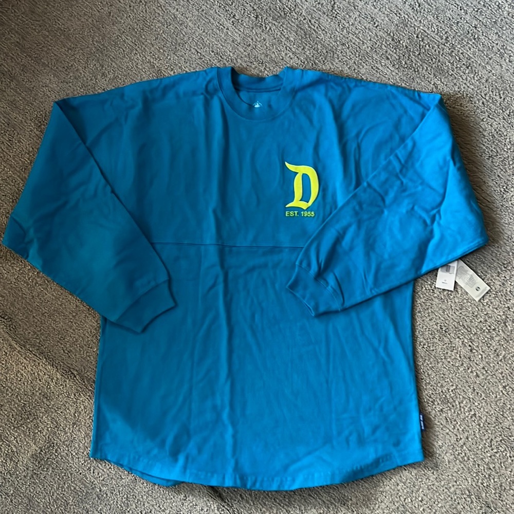 Disney Disneyland, spirit jersey size medium brand, new with tags